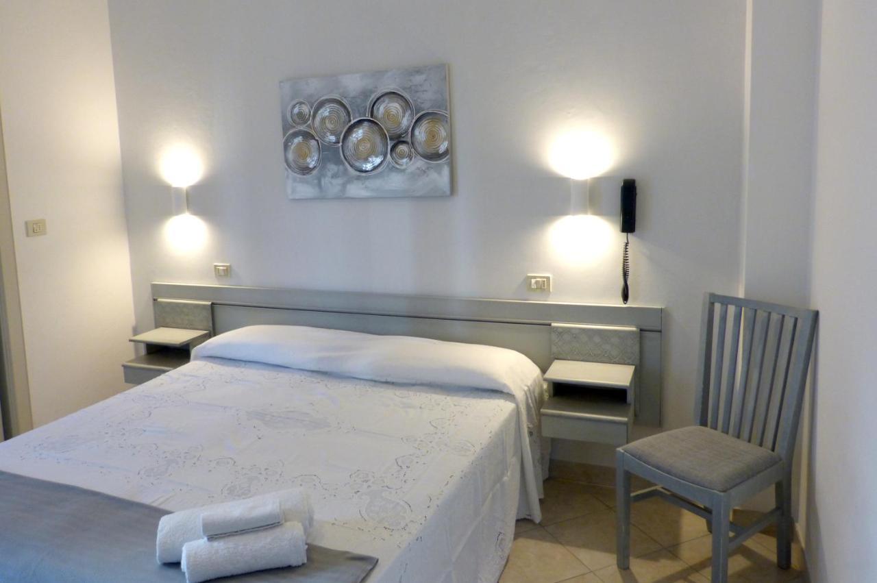 Hotel D'Annunzio Κατόλικα Εξωτερικό φωτογραφία
