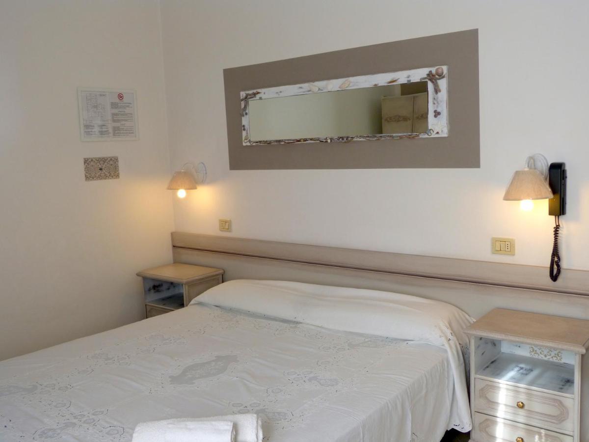 Hotel D'Annunzio Κατόλικα Δωμάτιο φωτογραφία